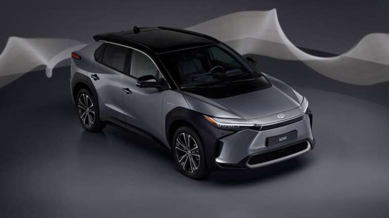 Γιατί η Toyota δεν έχει μεγάλη γκάμα αμιγώς ηλεκτρικών