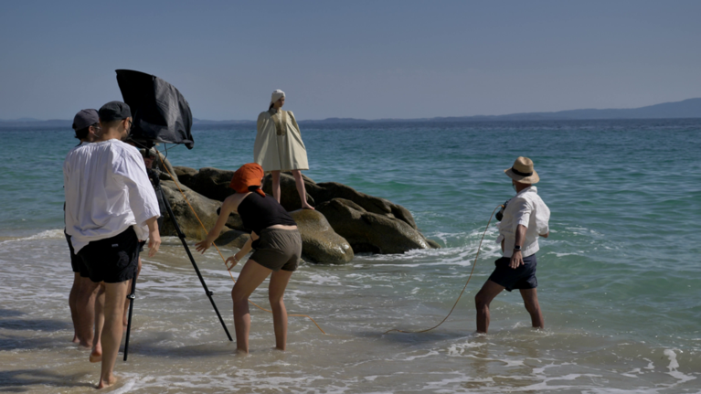 Θεσσαλονίκη: Και η Vogue συμφωνεί ότι σαν την Χαλκιδική δεν έχει - Φωτογράφηση με έμπνευση από την ελληνική Επανάσταση