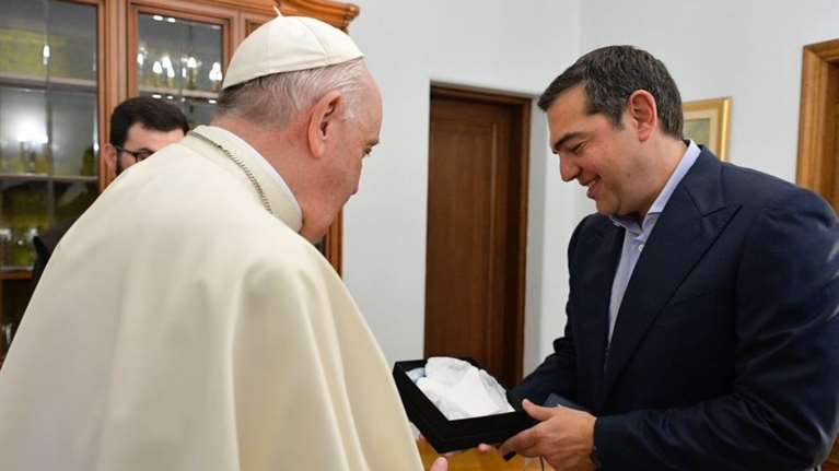 Τι συζήτησε ο Αλέξης Τσίπρας με τον Πάπα για το προσφυγικό - Το "ευχαριστώ" για την αναφορά στη Συμφωνία των Πρεσπών