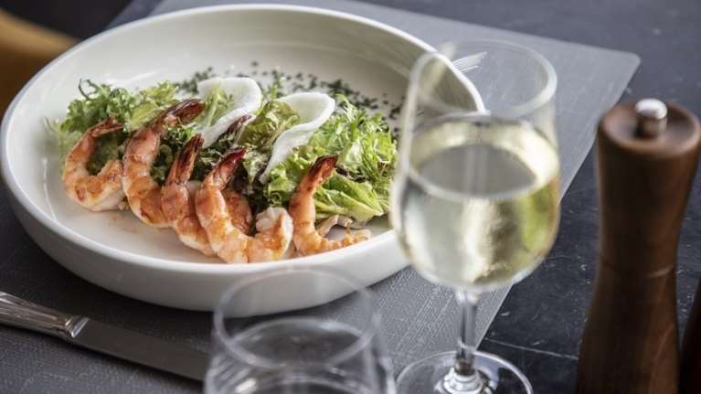 Plaza Café, προσιτή all day πολυτέλεια στο πιο ιδανικό location στην καρδιά της πόλης