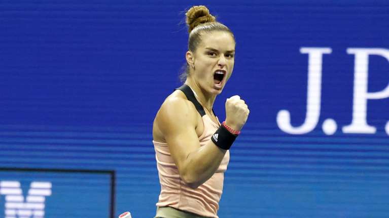 WTA Finals: Ασύλληπτη Σάκκαρη, 2-0 την Σβιόντεκ