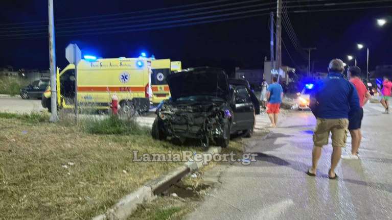 Σοβαρό τροχαίο με τραυματίες τη νύχτα στη Λαμία [εικόνες]