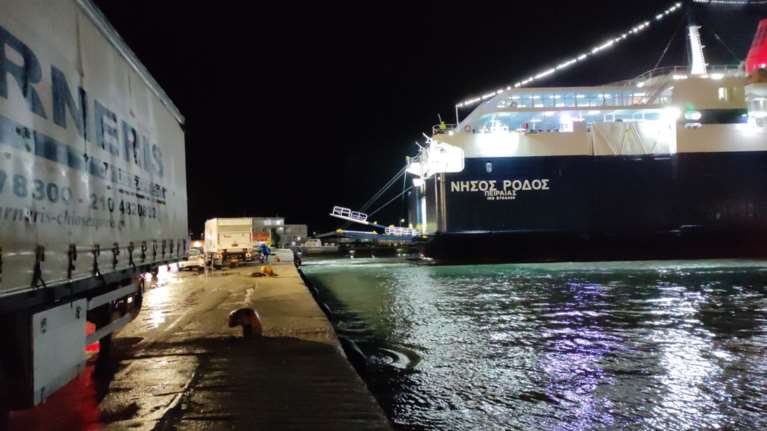 Θυελλώδεις άνεμοι: Συνεχίζονται οι τροποποιήσεις στα ακτοπλοϊκά δρομολόγια από τα λιμάνια της Αττικής