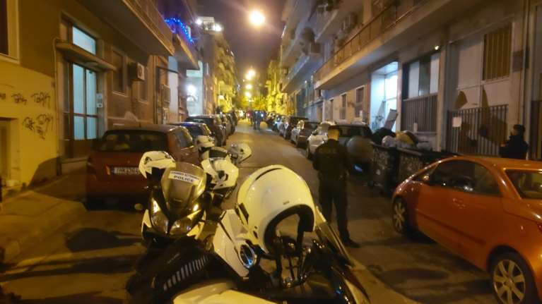 Κυψέλη: Έκρηξη με γκαζάκια στη Δημοτική Αστυνομία