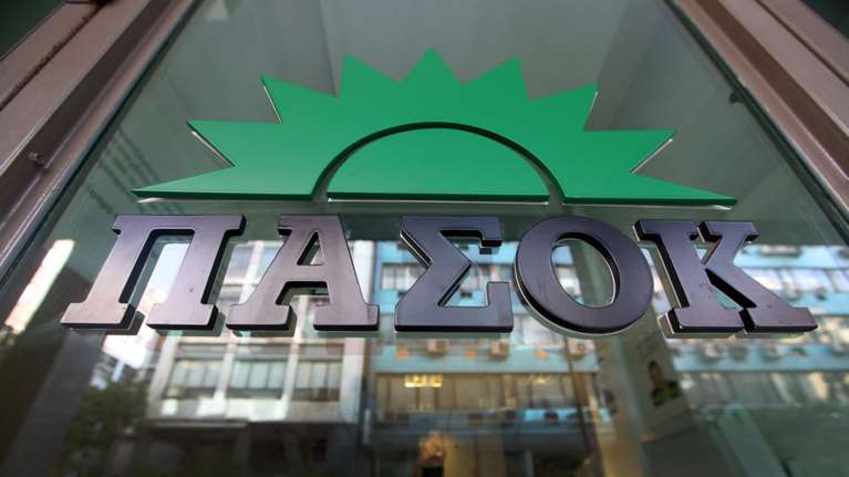 Επίθεση ΠΑΣΟΚ για την Ομάδα Αλήθειας: Επίσημη θέση της κυβέρνησης η ταύτιση με τον πολιτικό υπόκοσμο του διαδικτύου