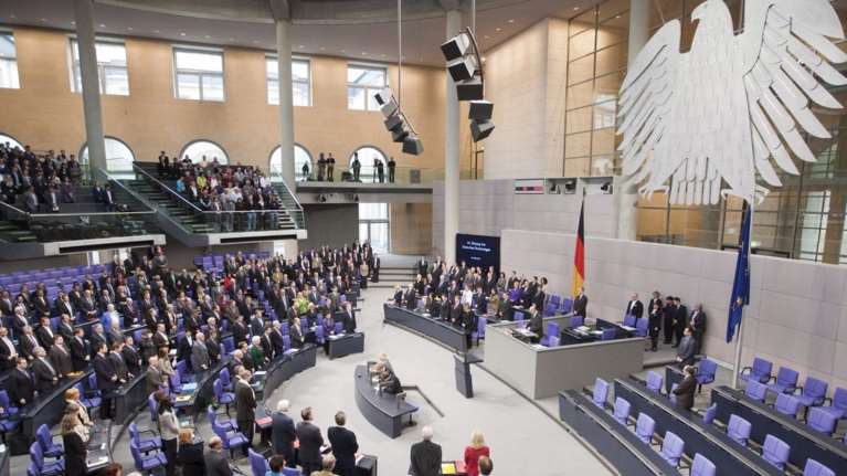 Νέα κυβέρνηση στη Γερμανία: O "σκληρός" Κρίστιαν Λίντνερ υπουργός Οικονομικών - Η "Πράσινη" Αναλένα Μπέρμποκ στο ΥΠΕΞ