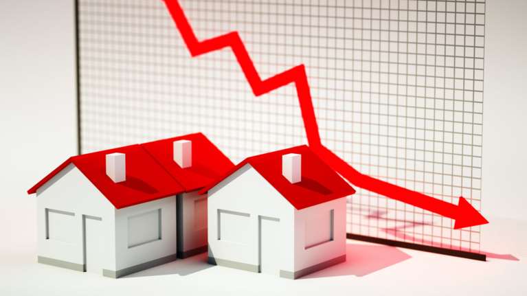 Στεγαστικά δάνεια: Ίλιγγος με την αύξηση των επιτοκίων - Πόσο επιβαρύνονται οι δόσεις [Βίντεο]