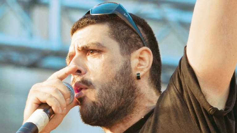 Η Βουλή τίμησε τη μνήμη του Παύλου Φύσσα - Ενός λεπτού σιγή μετά από πρόταση του ΚΚΕ