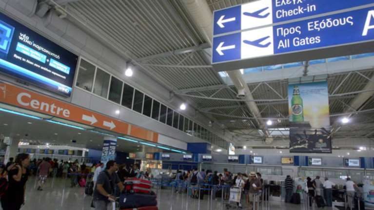 Συνελήφθησαν έξι αλλοδαποί μέλη κυκλώματος διακίνησης μεταναστών - Πλήρες εργαστήριο πλαστογραφίας στο διαμέρισμά τους