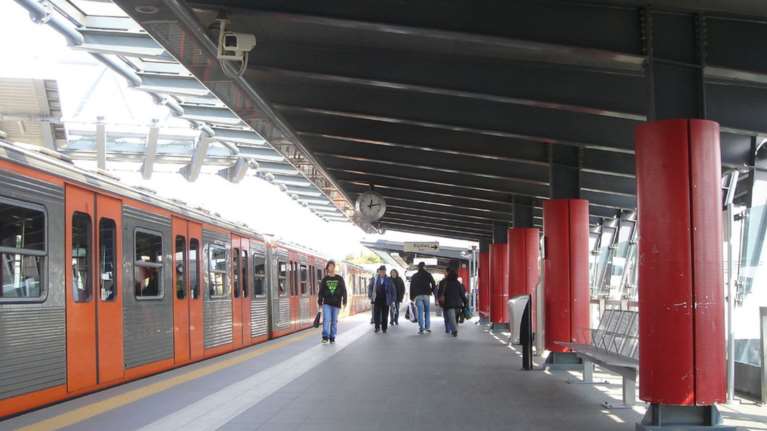 Επεισόδια στον ΗΣΑΠ: Συμπλοκή οπαδών μέσα στον συρμό - Ένας τραυματίας και δεκάδες προσαγωγές