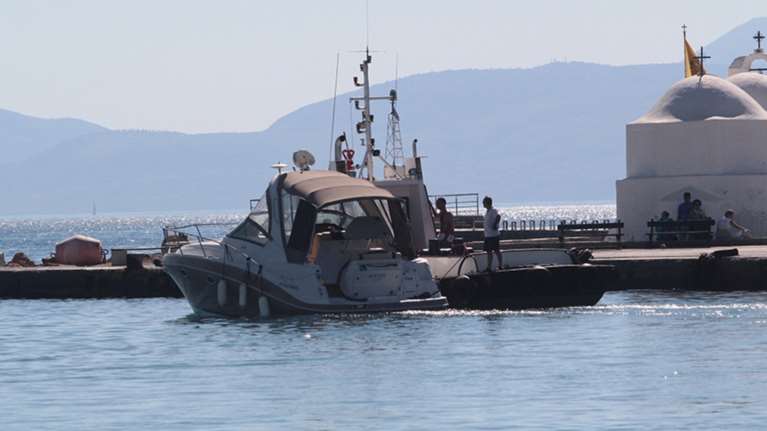 Φόβοι για πιθανό κρούσμα κορονοϊού στην Αίγινα - Θετικός βρέθηκε αλλοδαπός επισκέπτης