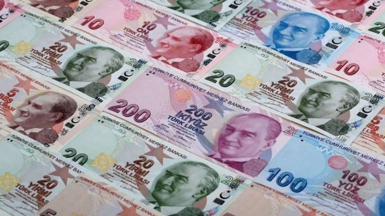 Σε περιδίνηση η τουρκική οικονομία - Σενάρια για capital controls και πρόωρες εκλογές