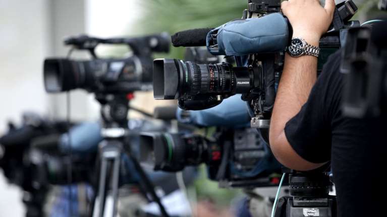 ΣΥΡΙΖΑ: Να παραιτηθεί ο κυβερνητικός εκπρόσωπος - Fake news με έκθεση του Συμβουλίου της Ευρώπης για την ελευθερία του Τύπου