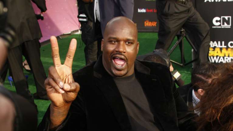 Ο Σακίλ Ο’ Νιλ το &quot;έχει&quot; ακόμη στα 48 του: Καρφώνει και… ξεριζώνει το στεφάνι [βίντεο]