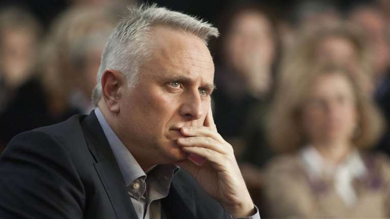 Καταγγελία Ραγκούση: &quot;Άγνωστοι με φωτογραφικές μηχανές παραβίασαν την εξώπορτα του σπιτιού μου στην Πάρο&quot;