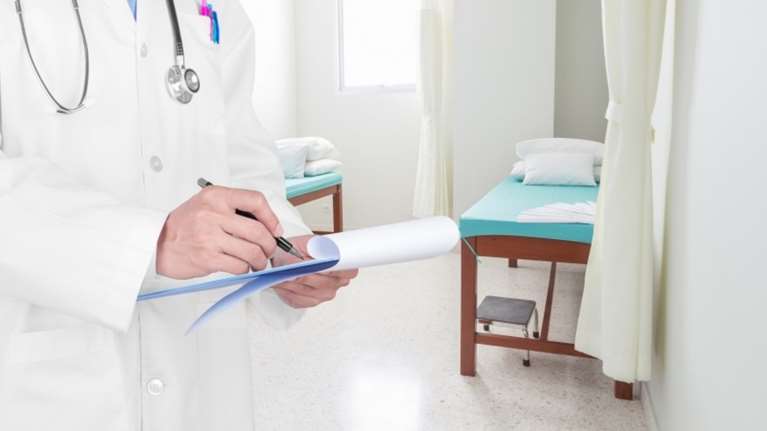 Υπουργείο Υγείας: Από 1η Ιουνίου η συνταγογράφηση των ανασφαλίστων