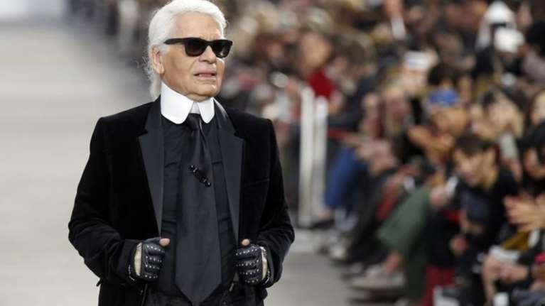 Αποκάλυψη για τον Καρλ Λάνγκερφελντ: Ναζιστικοί σκελετοί στη ντουλάπα του &quot;Κάιζερ&quot; της μόδας