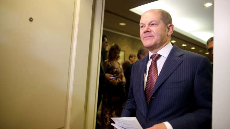 Σολτς για Κίσινγκερ:  Ο κόσμος χάνει ένα σπουδαίο διπλωμάτη - Πούτιν: Σοφός και οραματιστής