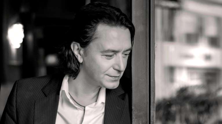 Το σπαρακτικό μήνυμα του Γιάννη Κότσιρα: &quot;Να προσέχετε τα γεροντάκια σας. Πιστέψτε με. Θα σας λείπουν&quot;