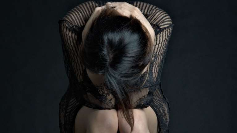 Κύκλωμα μαστροπών κρατούσε &quot;φυλακισμένη&quot; 19χρονη και το παιδί της – Την εξέδιδαν έως και 30 φορές την ημέρα