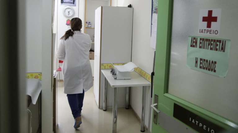 Νέα εστία κορονοϊού σε γηροκομείο στην Κρήτη: Ηλικιωμένη κόλλησε τη νοσοκόμα