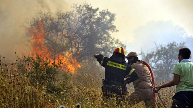 Θεσσαλονίκη: Ελεύθερος με όρους ο 25χρονος για τον εμπρησμό στο Σέιχ Σου