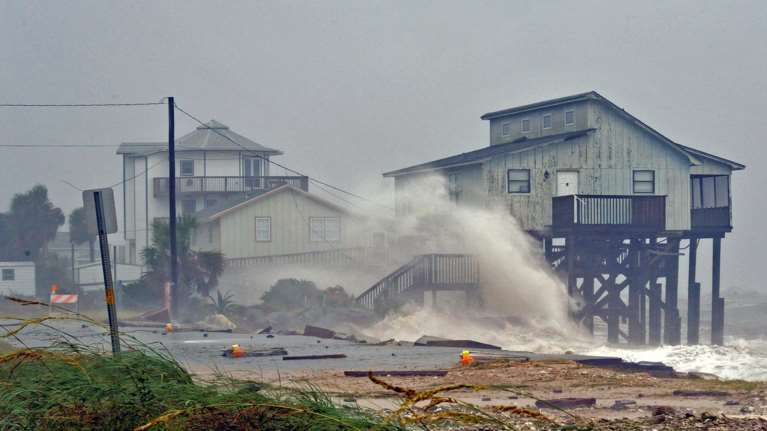 ΗΠΑ: Η &quot;Χάνα&quot; πλήττει το Τέξας – Κατευθύνεται στο Μεξικό