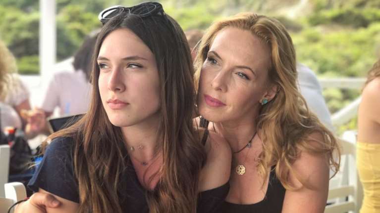 Εβελίνα Παπούλια: Αν έκανε κάποιος κάτι στην κόρη μου, θα ήταν θαμμένος μπρούμυτα και θα έσκαβε προς τα κάτω για να βγει