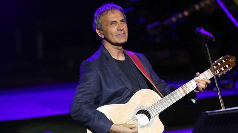 Ο Γιώργος Νταλάρας &quot;ξαναχτύπησε&quot;: &quot;Κάποιες δουλειές είναι ντροπή&quot; - Δεν άφησε εκτός ούτε τον Σάκη Ρουβά