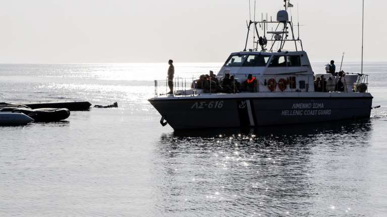 Αγωνία στην Περαία: 5χρονος ανασύρθηκε χωρίς τις αισθήσεις του από τη θάλασσα - Πώς τον επανέφεραν στη ζωή