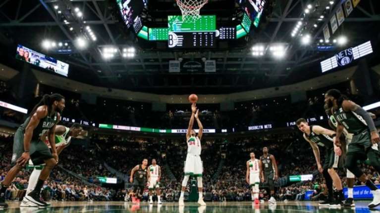 Βόμβα στο ΝΒΑ: "Όποιος παίκτης δεν συμμορφώνεται με τον εμβολιασμό, δεν θα πληρώνεται"