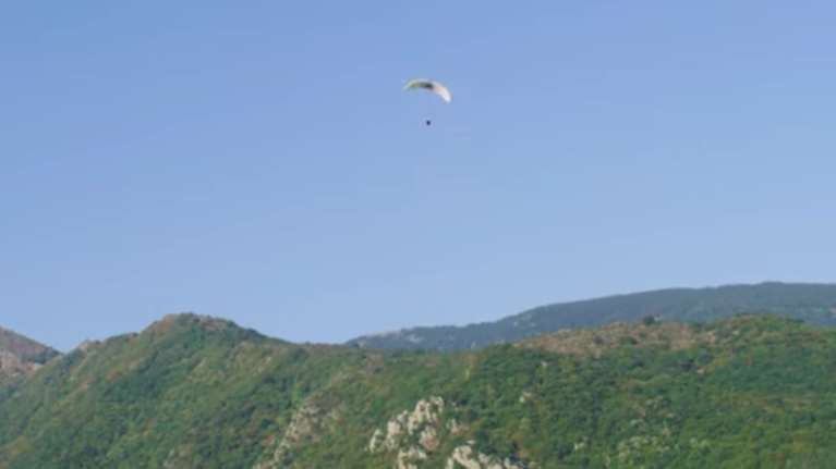 Φυλή: Ανασύρθηκε τραυματισμένος χειριστής αλεξίπτωτου πλαγιάς