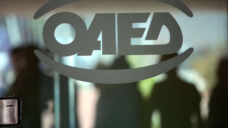 Ανησυχητικά στοιχεία από τον ΟΑΕΔ: Πάνω από 100.000 άνεργοι εγγράφηκαν τον Νοέμβριο