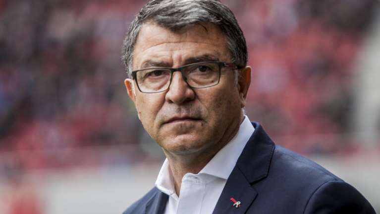 Ο Τάκης Λεμονής επιστρέφει στους πάγκους: Συμφώνησε με τη σερβική Ραντνίτσκι Νις