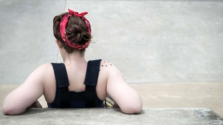 Έρευνα: Και όμως η μοναξιά είναι μεγαλύτερη στους 25άρηδες - Μικρότερη στις ηλικίες 60-70 ετών