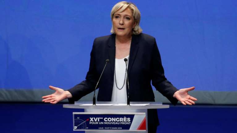 Γαλλία: Η Λεπέν θα μπορούσε να κερδίσει τις προεδρικές εκλογές του 2022, εκτιμά ο γάλλος ΥΠΌΙΚ