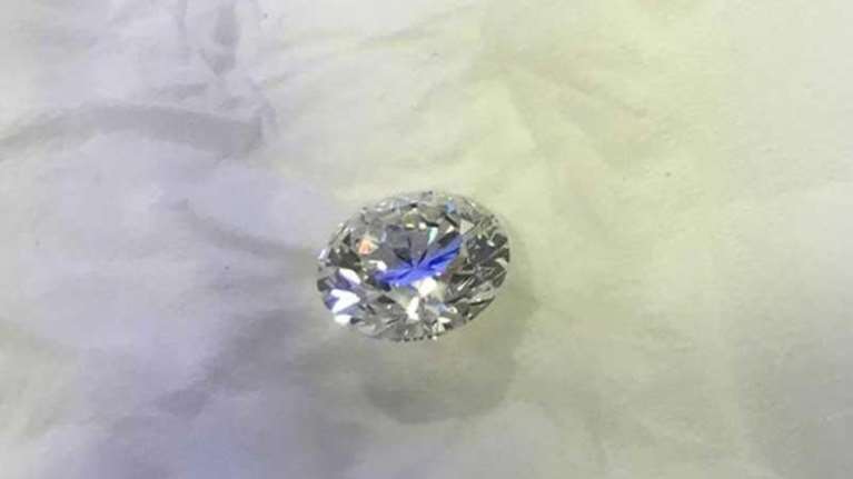 Θεσσαλονίκη: Έκλεψαν τσαντάκι με διαμάντια αξίας 75.000 ευρώ από τουρίστα