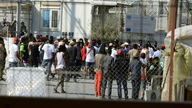 Βγήκαν τα μαχαίρια στη Μόρια: Διασωληνωμένος 21χρονος Αφγανός από ομοεθνή του