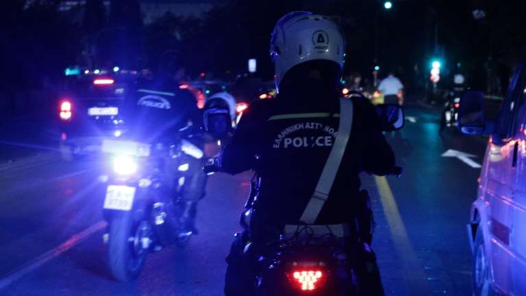 Καταδίωξη 16χρονου με κλεμένη μηχανή στην Πεντέλη