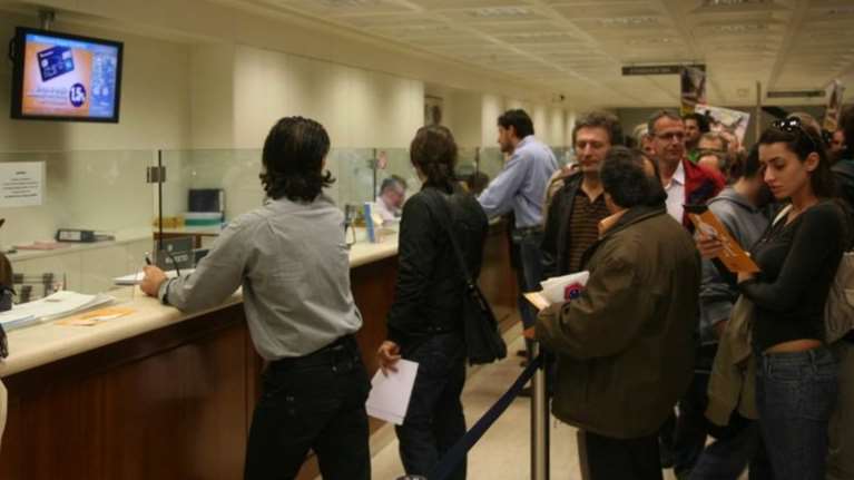 Ελεύθεροι επαγγελματίες: Τι αλλάζει στη φορολογία τους το 2026 και το 2027 - Δείτε παραδείγματα