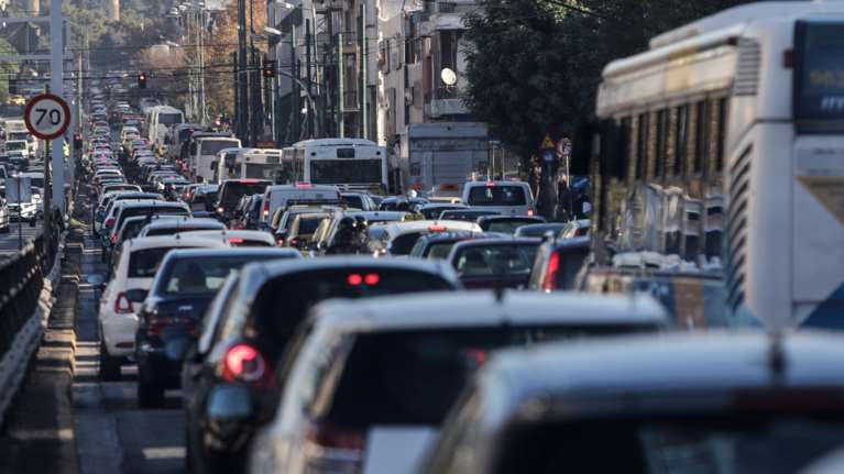 Ταλαιπωρία σε Κηφισίας, Κηφισό και Αττική Οδό - Δείτε live την κίνηση