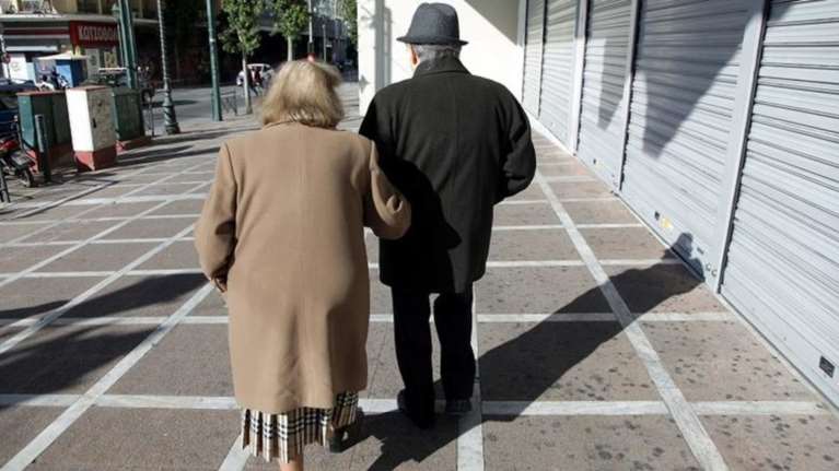 Βόλος: Μαζί στη ζωή και στον θάνατο - Ζευγάρι ηλικιωμένων πέθανε με διαφορά λίγης ώρας