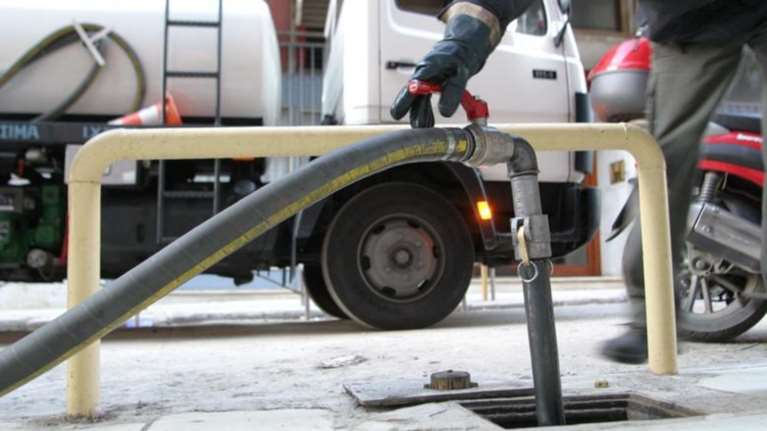 &quot;Καίει&quot; το πετρέλαιο θέρμανσης: Από 1,15 € – 1,35/λίτρο η πρόβλεψη - Αρχίζει την Παρασκευή η διανομή