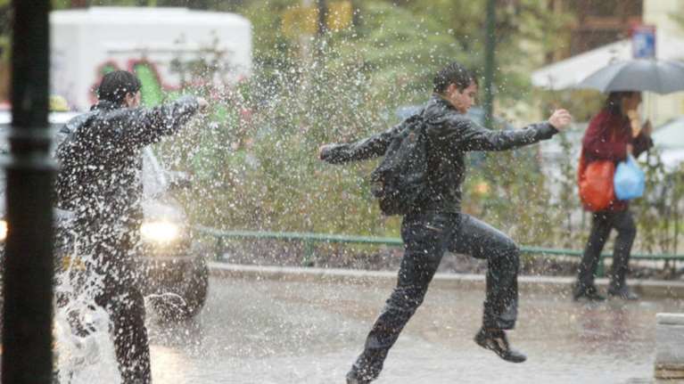 Καιρός - Αρναούτογλου: Έρχεται φθινοπωρινή έφοδος την Παρασκευή - &quot;Θα ρίξει πολύ νερό&quot;