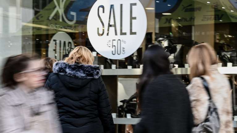 Χειμερινές εκπτώσεις: Οι συμβουλές από την Ένωση Εργαζομένων Καταναλωτών Ελλάδας