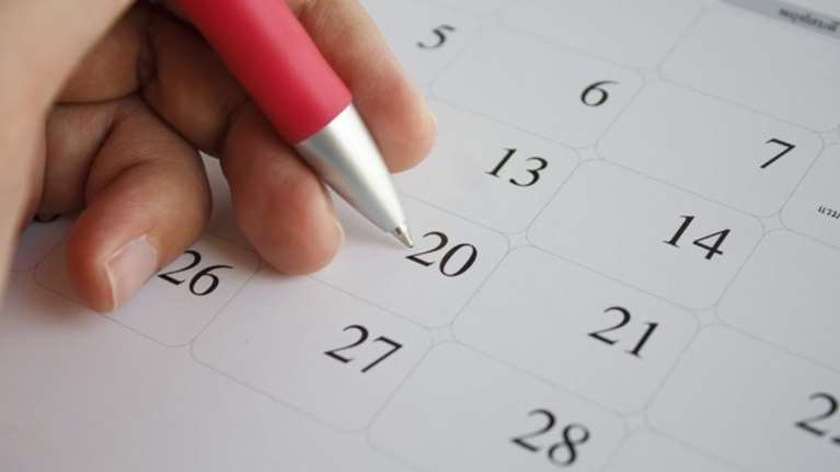 Αργίες 2024: Πότε πέφτουν τα φετινά τριήμερα και οι γιορτές