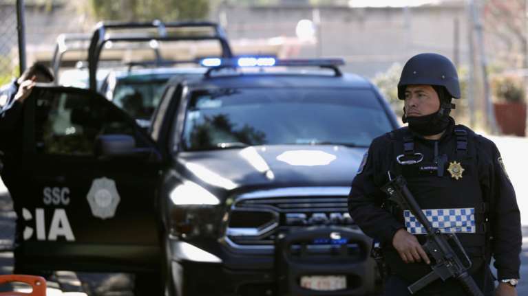 Ματωμένη γιορτή των νεκρών στο Μεξικό: Οι αρχές βρήκαν 11 πτώματα, ανάμεσά τους αυτά 6 εφήβων