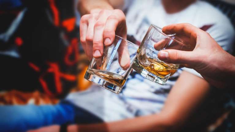 Κρήτη: Στο νοσοκομείο παιδί 13 ετών από υπερβολική κατανάλωση αλκοόλ