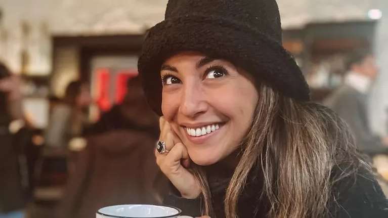 Το μπάνιο και η κουζίνα της Ευγενίας Σαμαρά είναι βγαλμένα από ρετρό παραμύθι