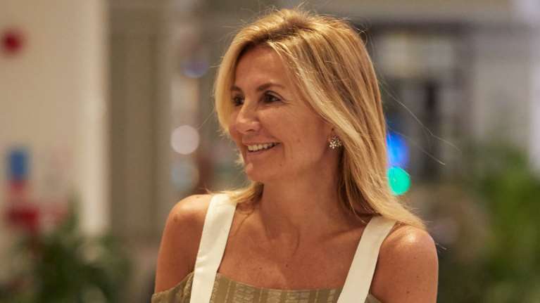 Η ανάρτηση της Μαρέβα Μητσοτάκη: Απόψε στις 21:00 χειροκροτούμε από το μπαλκόνι γιατρούς και νοσηλευτές